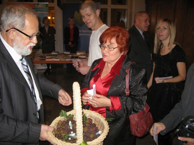 ../images/002-CS@G9@20101105_170714_0075.jpeg