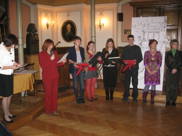 ../images/034-CS@G9@20101106_191704_0078.jpeg